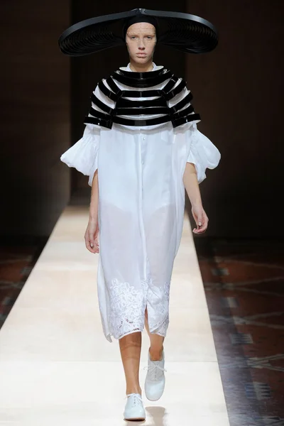 Look 4